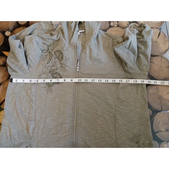 Weekends by Chicos olive green embroidered hoodie full zip 3/4 sleeve floral 8 - Picture 4 of 11